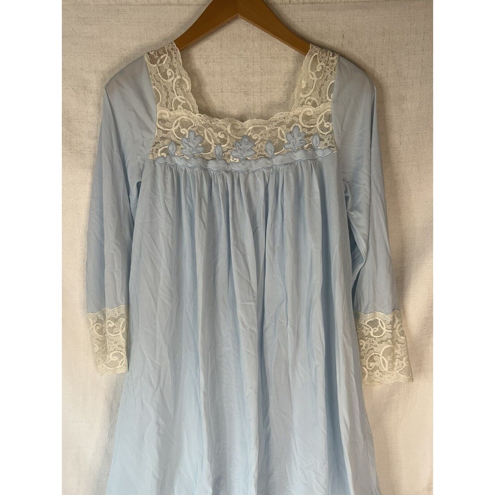 Vintage Chiha Brand Nylon And Lace Blue And White NightGown Size XS - Picture 2 of 8